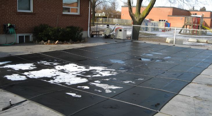 Pool closing services in Ontario